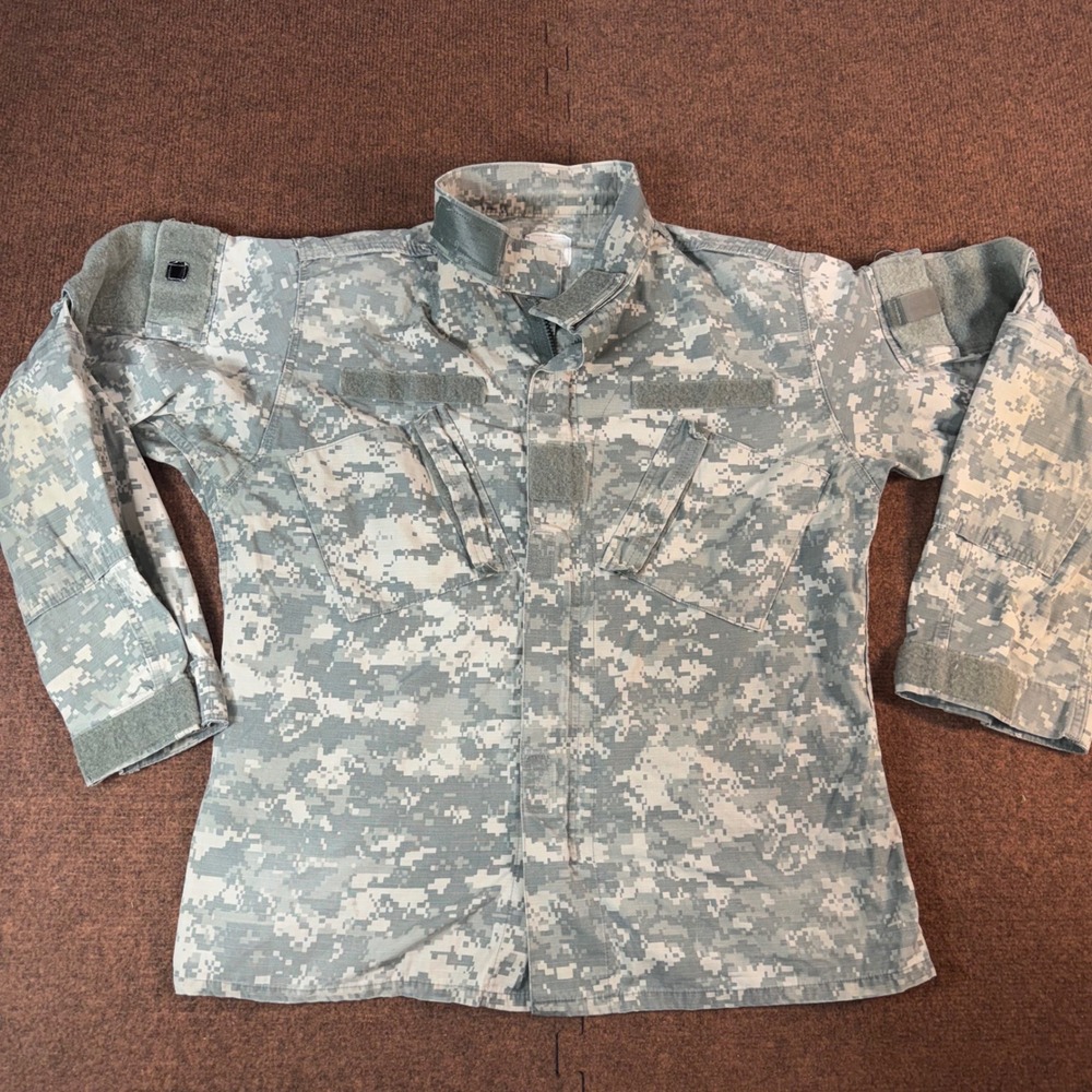 US Military ACU Digital Camo Combat Uniform Coat UCP M Regular 8415-01-519-8510